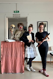 14.4.2025 Kello kuuden teen esiintyjät.<br/>Kuva: Anni-Kaisa Haukka